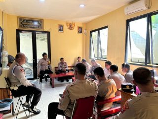 Kapolsek Panongan Pimpin Anev Mingguan Bhabinkamtibmas, Tekankan Optimalisasi Kinerja di Wilayah