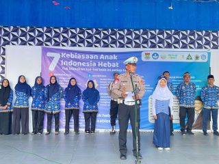 Polisi Saba Sekolah, Polsek Mauk Tanamkan Disiplin dan Motivasi di SMPN 1 Mauk