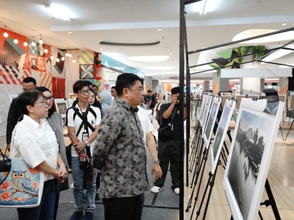 Bupati Garut Buka Pameran Foto “Frame of Garut”, Dorong Pariwisata Lewat Kekuatan Visual