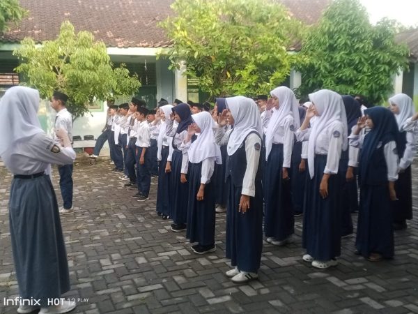 Upacara Hardiknas 2026, YP Annidomiyah Cilegon Tanamkan Semangat Pendidikan dan Keteladanan