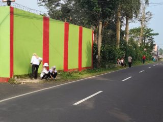 Pemerintah Kecamatan Darangdan Gelar Gerakan Ngosrek Bareng dalam Program Selasa Bersih