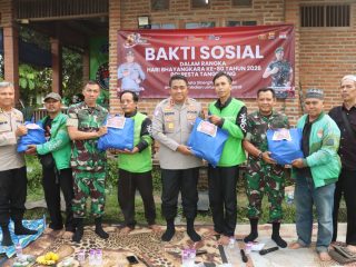Sambut Hari Bhayangkara Ke-80, Polresta Tangerang Gelar Bakti Sosial Bersama Komunitas Ojol