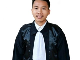 Ketidaktegasan penjagaan,Masih Ada Truk Yang Membandel Tidak Sesuai Jam Operasional