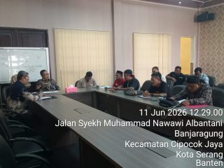 Koalisi Badak Banten Gelar Unras Dan Serahkan Berkas Dugaan Raangkap Jabatan,  AH  Sebagai Anggota DPRD Kota Serang.