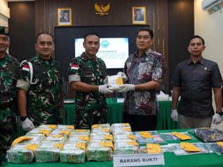 Gagalkan Peredaran Narkoba Skala Besar, Kodam XII/Tpr Amankan 21,4 Kg Sabu dan Serahkan WNA Malaysia ke BNNP Kalbar.