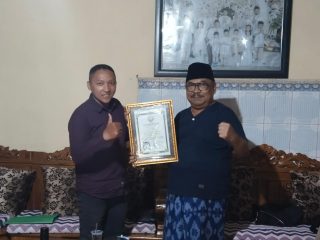 Dinilai Inspiratif, Sosok Ketua APINDO Jombang H. Fathur Rohman Diberikan Penghargaan oleh ASWIN