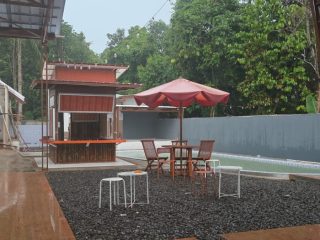 Dapoer Leoz Fresh Food and Fresh Mood, Surga Kuliner Keluarga dengan Nuansa Alam yang Menenangkan