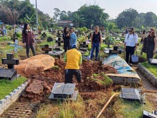 Viral! Makam Warga di Bekasi Dipindahkan karena Perbedaan Pilihan Pilkades, Persoalan Berujung Sorotan Publik