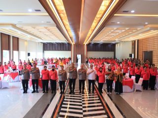 Polda Banten Gelar Lomba Hias Tumpeng HKGB ke-74, Tekankan Makna Kebersamaan dan Peran Bhayangkari