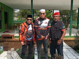 MPC Pemuda Pancasila Kabupaten Bandung Gelar Aksi Ekoteologi, Ziarah Tokoh dan Berbagi Air Bersih