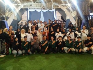 Yayasan Ambar Wangi Gelar Pentas Seni “Ngareungeu Bulan” di Saung Lembur Ambu Apon, Upaya Lestarikan Budaya Sunda