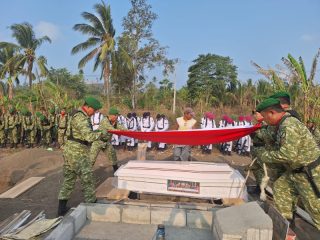 Dharma Bakti Paripurna, Kodim 1310/Bitung Lepas Kepergian Alm. Serda Purn. Bemmy Tetengean dengan Upacara Militer